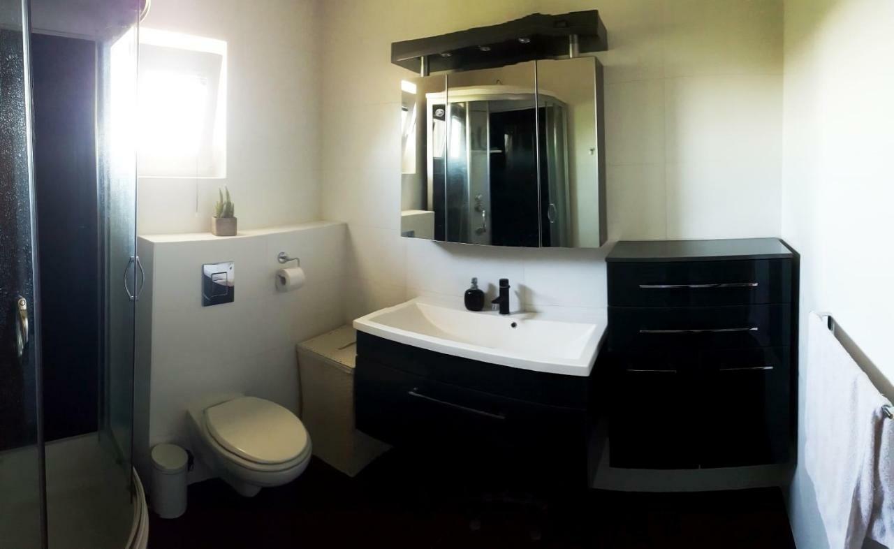 King Of The Hill Apartment Zagorska Sela Luaran gambar